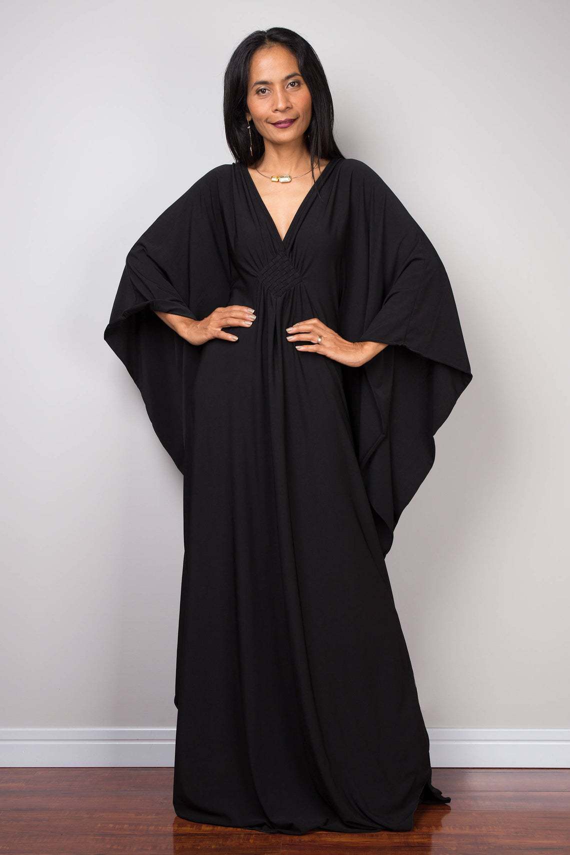 Cover Up Kaftan - فساتين كافتان نسائية بلون موحد، بياقة