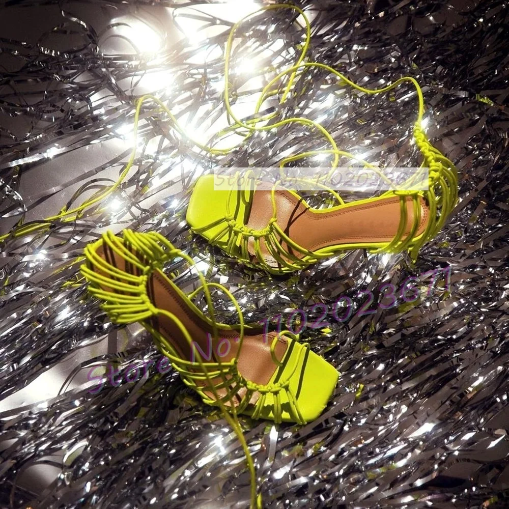 صنادل أنيقة بسلك من الدانتيل ل - مراجعة Sandal Strappy Heeled وسعره