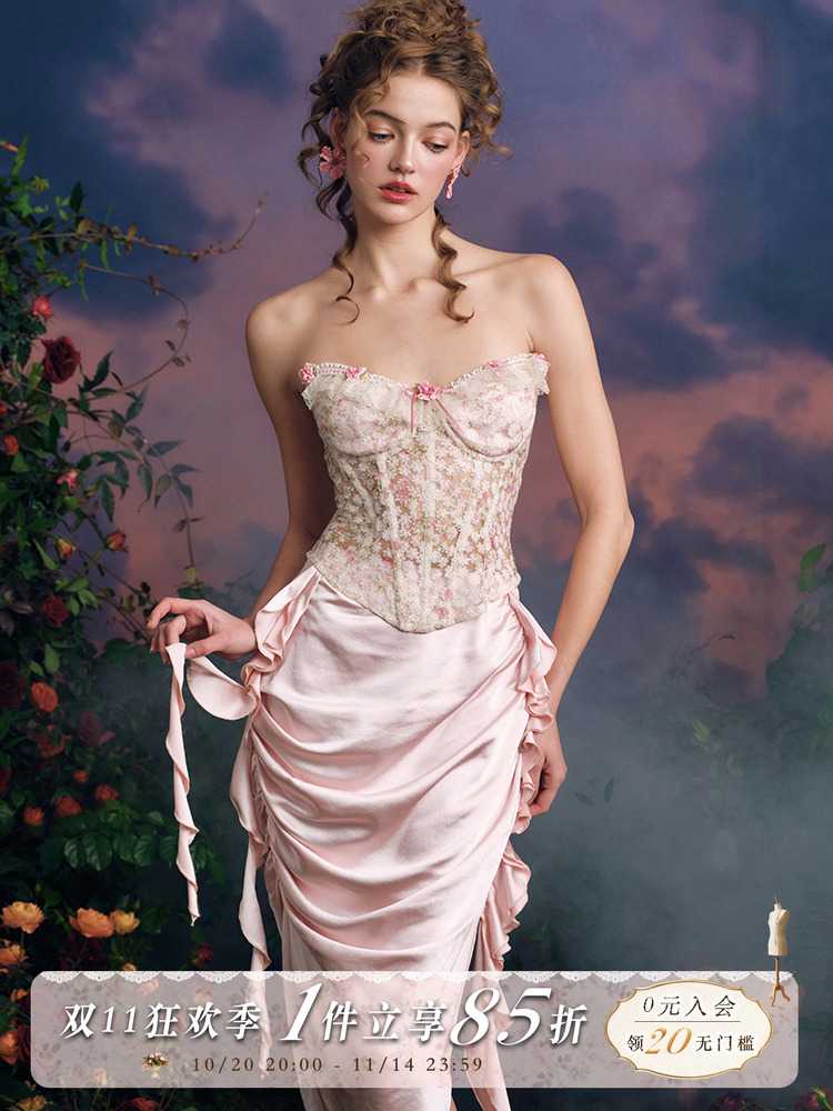 LaceMade التصميم الأصلي حكاية  - مراجعة Midi Skirt Floral وسعره