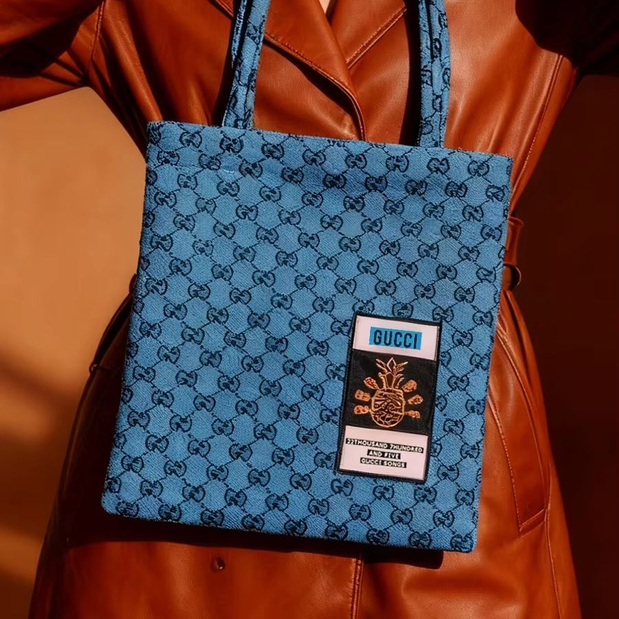 حقيبة GUCCI نسائية من القماش،  - مراجعة Tote Bag Beach وسعره