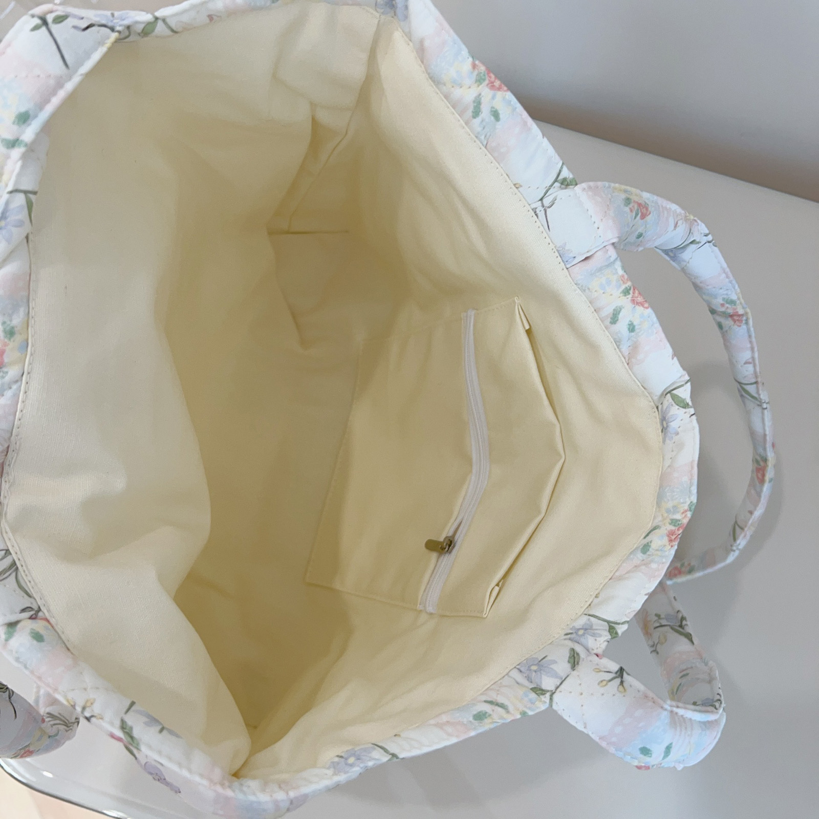 حقيبة يد نسائية فرنسية مزخرفة  - مراجعة Tote Bag Beach وسعره
