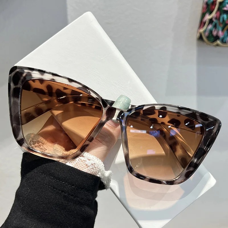 نظارات شمسية عصرية بتصميم عين  - مراجعة Sunglasses Cat Eye وسعره