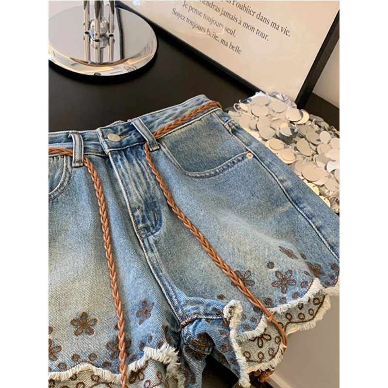 شورت جينز نسائي عتيق الطراز بخ - مراجعة Shorts Denim Frayed وسعره
